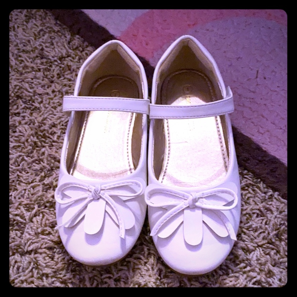 Girls white dress shoes size 1
